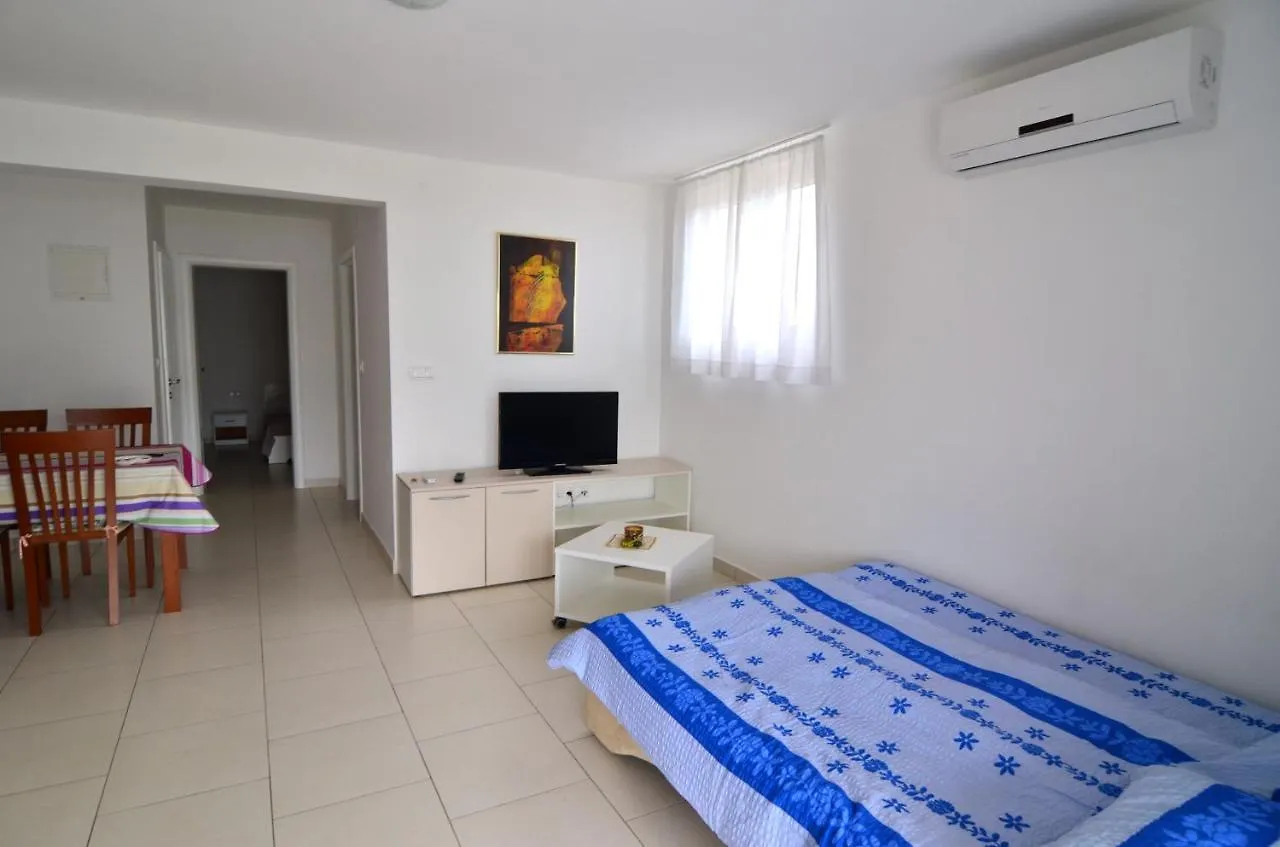 Adria Vinjerac Hotel 0*,